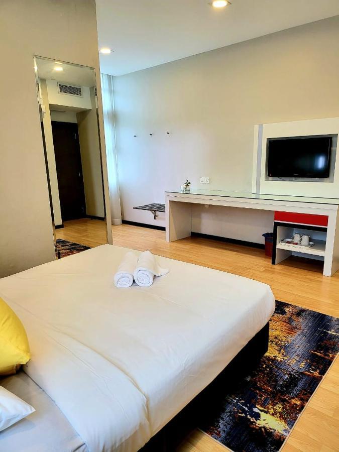 Lovita Hotel Куантан Екстер'єр фото