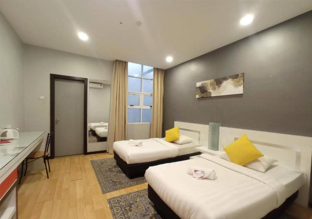Lovita Hotel Куантан Екстер'єр фото