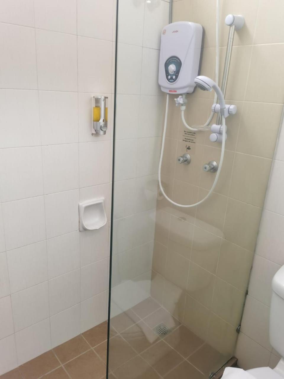 Lovita Hotel Куантан Екстер'єр фото