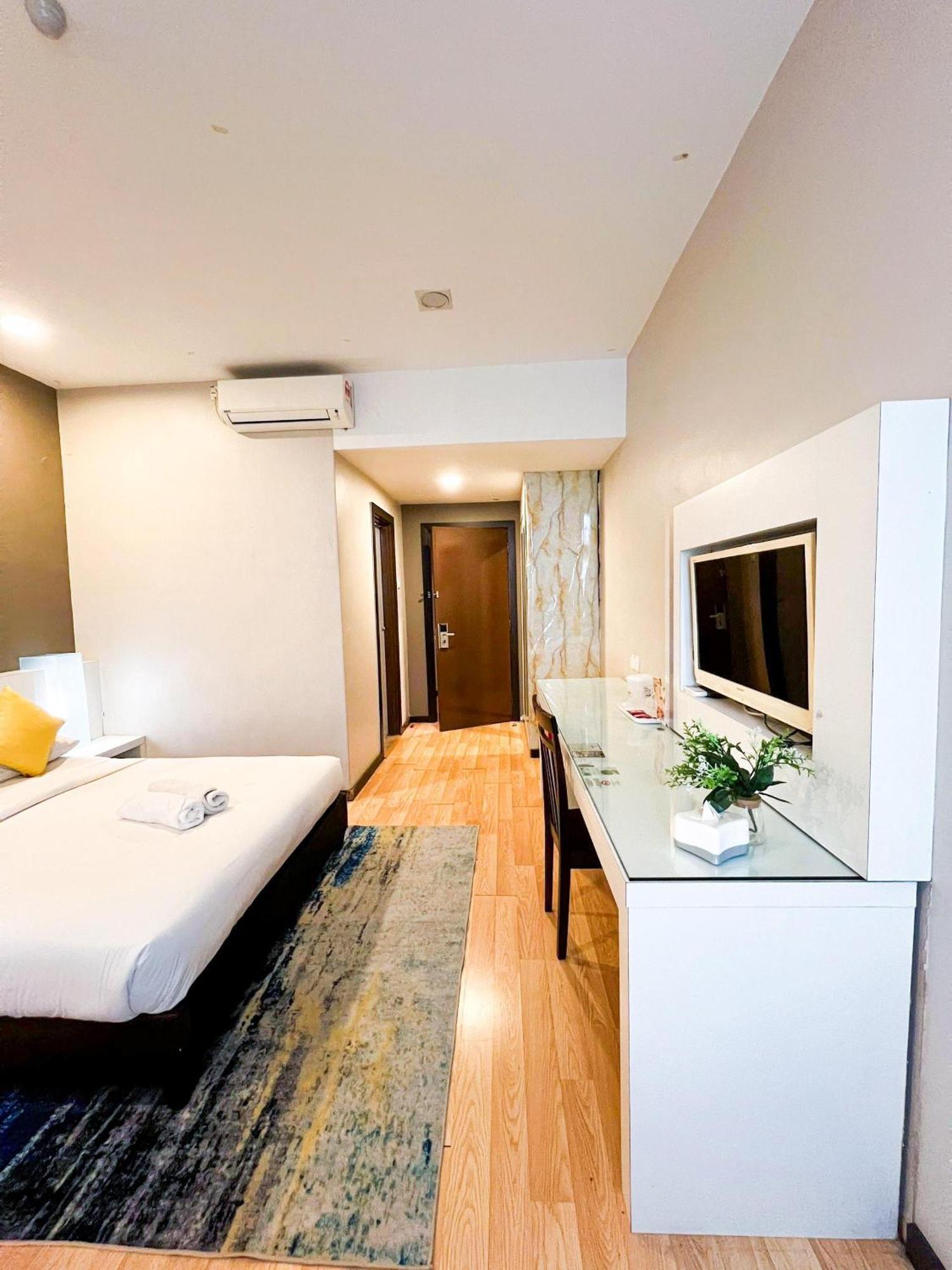Lovita Hotel Куантан Екстер'єр фото